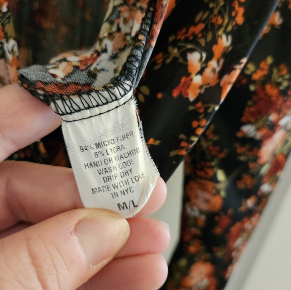 Karina Penelope 3/4 Sleeve Dress in Red Bouquet - Picture 4 of 4